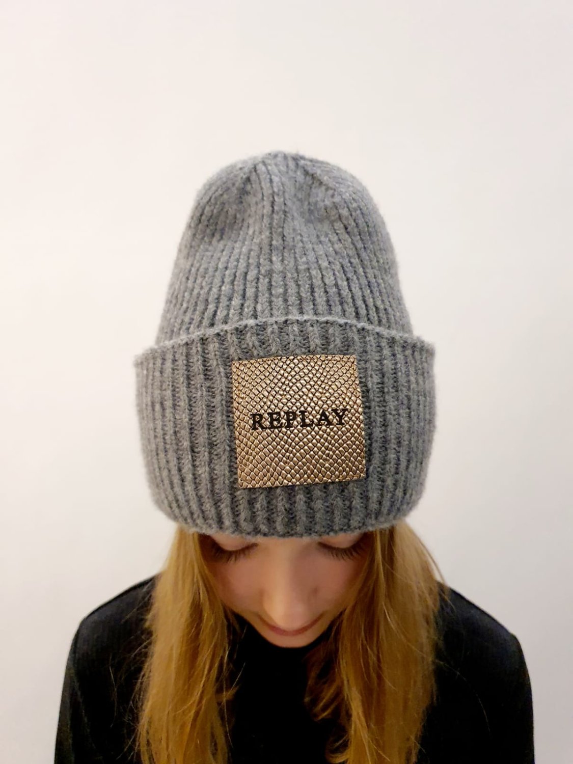 náhled Dámská čepice Replay AW4245