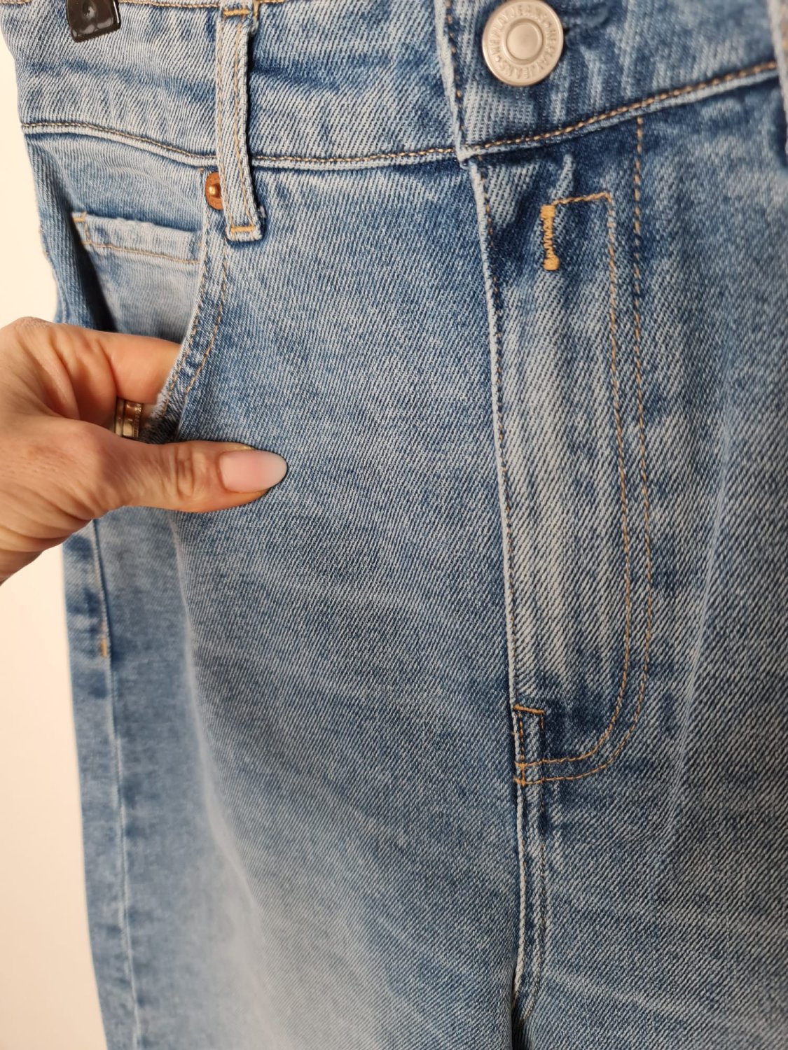 náhled Módní jeans bermudy Replay WA459