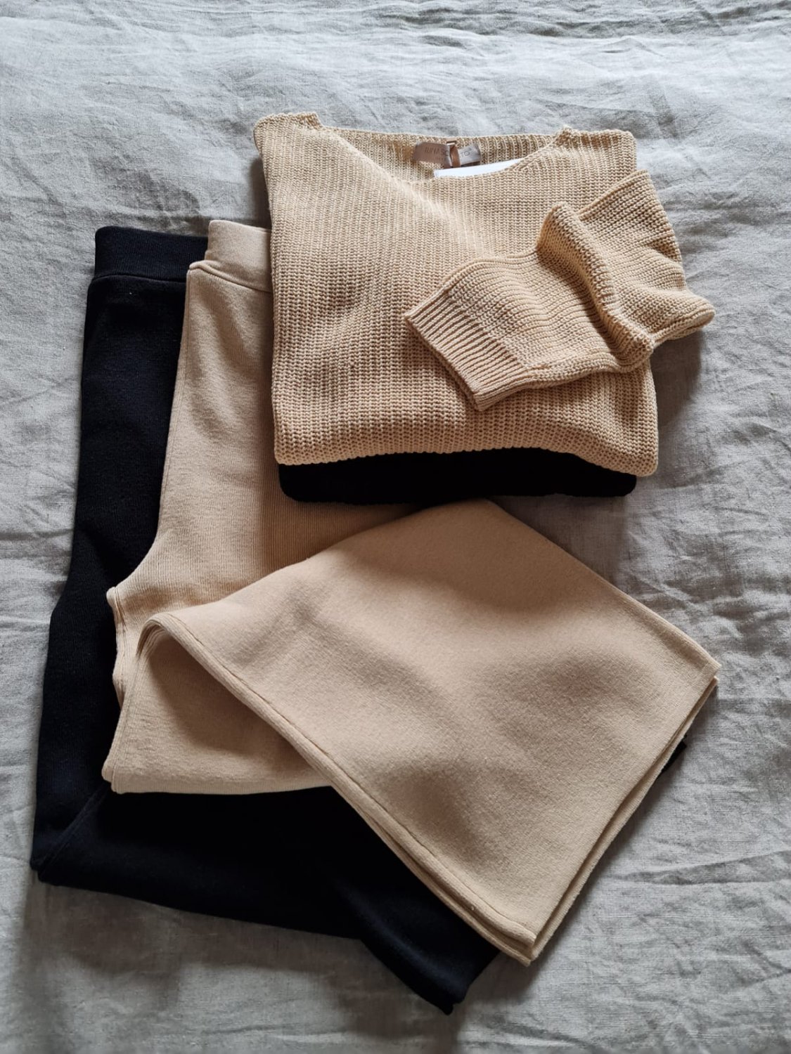 náhled Módní kalhoty Rinascimento CFM0010164003