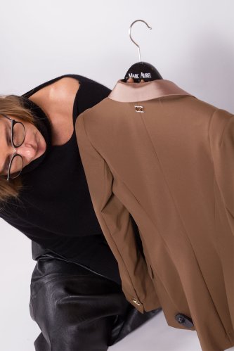 detail Dámské camel sako Relish