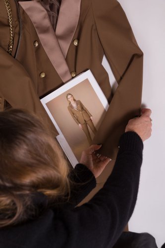 detail Dámské camel sako Relish