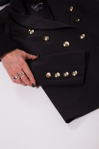 detail Dámský módní kostým Denny Rose