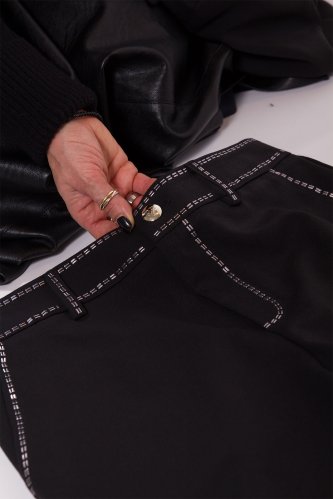 detail Dámský módní kostým Denny Rose