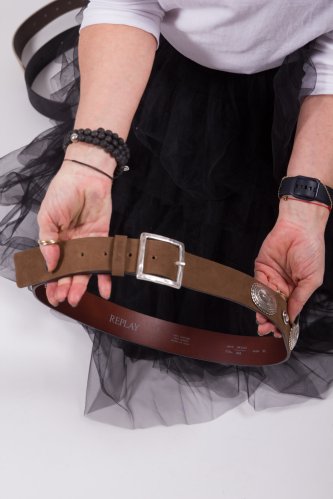 detail Dámský módní opasek Replay