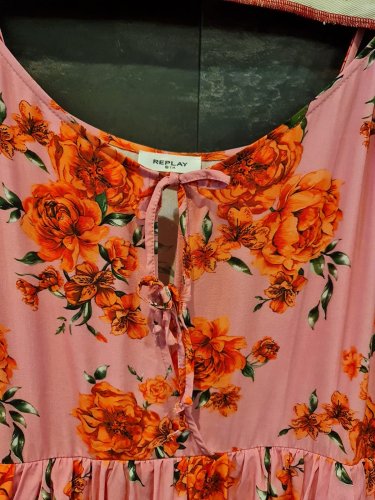 detail Módní šaty Replay W9613A