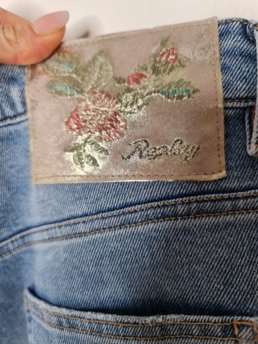 detail Módní jeans bermudy Replay WA459