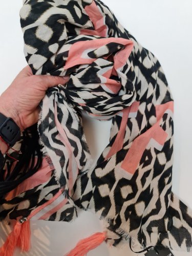 detail Módní šála Marc Aurel 9373 61228