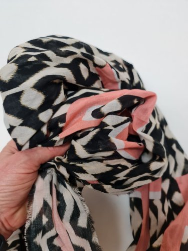 detail Módní šála Marc Aurel 9373 61228