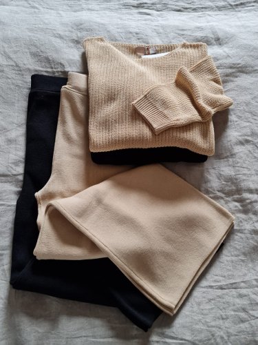 detail Módní kalhoty Rinascimento CFM0010164003