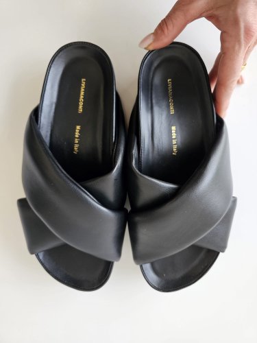 detail Módní nazouváky Liviana Conti A3SC23