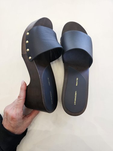 detail Módní dřeváky Liviana Conti A3SC96